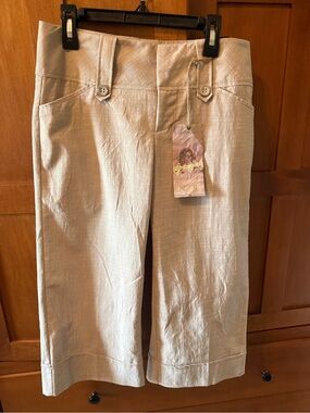 Vintage Y2K Spacegirlz Deadstock Beige Cuffed Capris / Gauchos - NWT Size 3